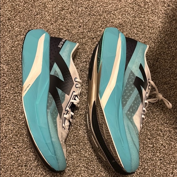 New Balance FuelCell Supercomp Elite (women’s 10.5) - Picture 3 of 7